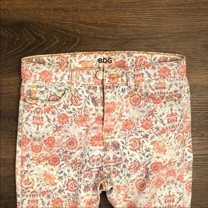 BDG Urban Outfitter Floral Printed Jeans 26